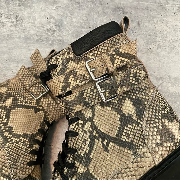 New Dolce Vita Paline Snake Boots - Picture 4 of 6